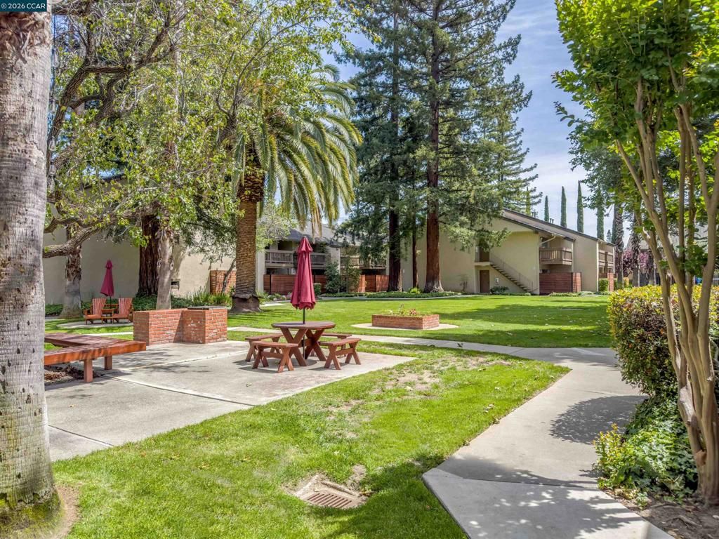 Image 21 of property listing at 2738 Oak Rd 161, Walnut Creek, CA 94597