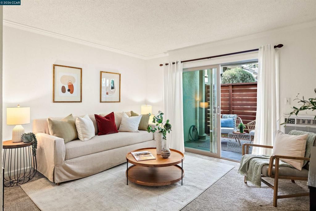 Image 3 of property listing at 2738 Oak Rd 161, Walnut Creek, CA 94597