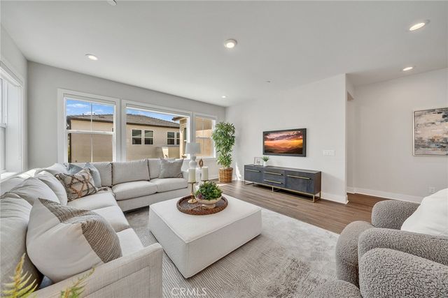 140 Walworth, Lake Forest, CA 92630