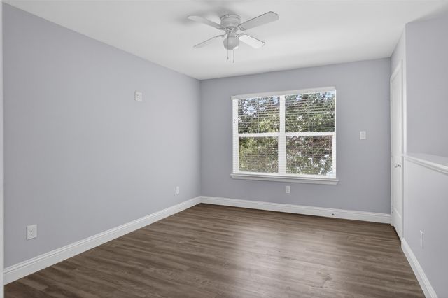 410 Fulton Street 102, Denton, TX 76201