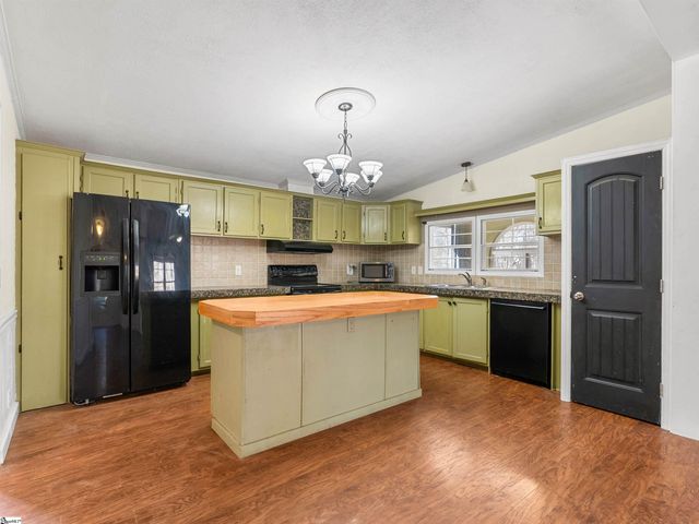 2740 Highway 414, Taylors, SC 29687