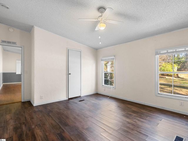 2740 Highway 414, Taylors, SC 29687