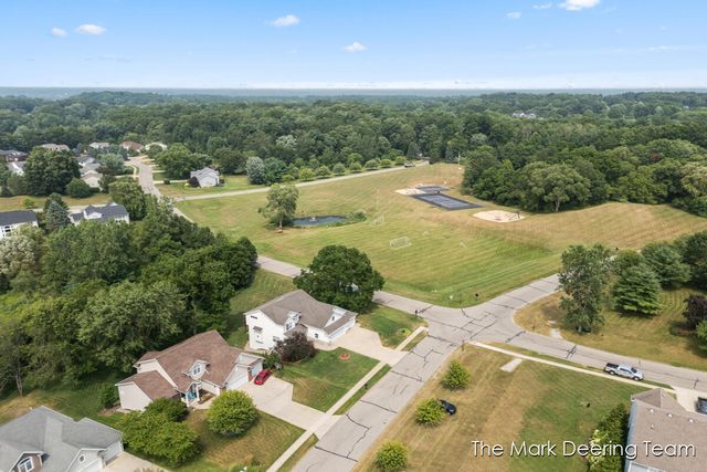 3127 Royal Hannah Drive Ne, Algoma Twp, MI 49341