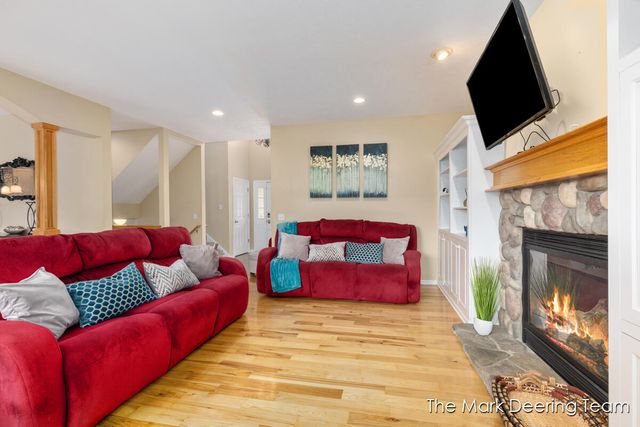 3127 Royal Hannah Drive Ne, Algoma Twp, MI 49341