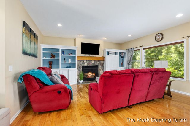 3127 Royal Hannah Drive Ne, Algoma Twp, MI 49341
