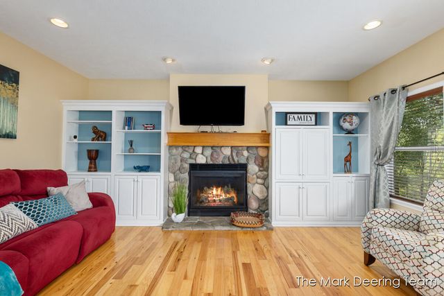3127 Royal Hannah Drive Ne, Algoma Twp, MI 49341