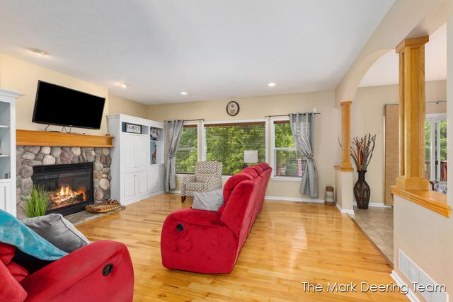 3127 Royal Hannah Drive Ne, Algoma Twp, MI 49341