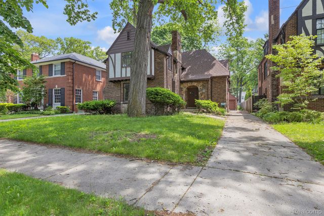 19510 Stratford Road, Detroit, MI 48221