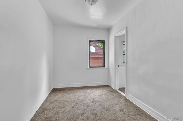 19510 Stratford Road, Detroit, MI 48221