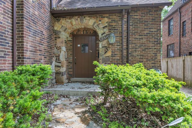 19510 Stratford Road, Detroit, MI 48221