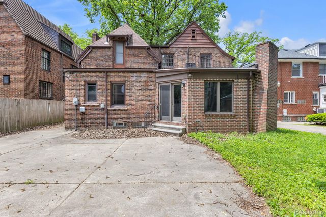 19510 Stratford Road, Detroit, MI 48221