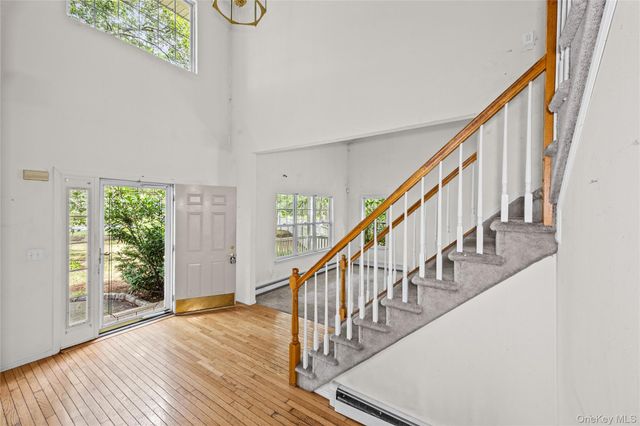 16 Jacobsen Court, Medford, NY 11763