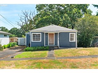 344 S 7TH St, St Helens, OR 97051