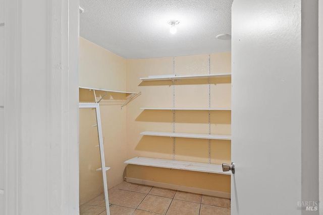 201 Triplett Dr, Cloverdale, CA 95425