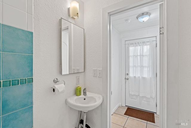 201 Triplett Dr, Cloverdale, CA 95425