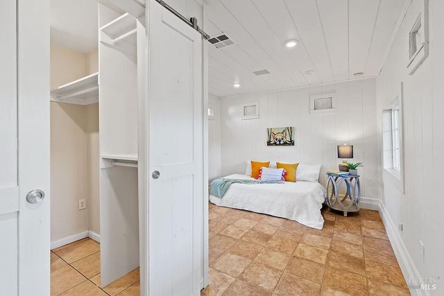 201 Triplett Dr, Cloverdale, CA 95425