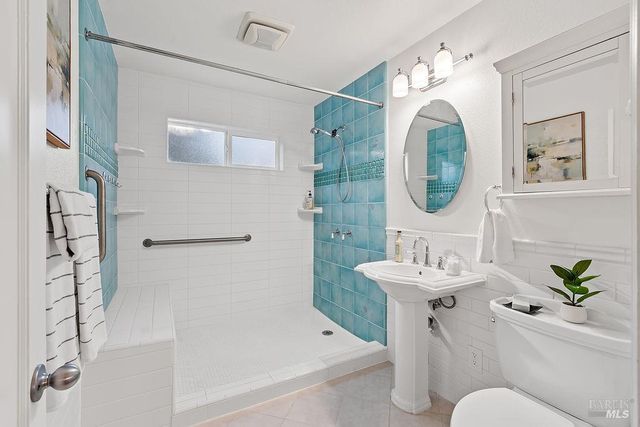 201 Triplett Dr, Cloverdale, CA 95425