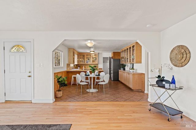 201 Triplett Dr, Cloverdale, CA 95425