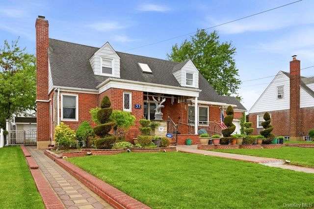 57 Bradford Road, Valley Stream, NY 11580