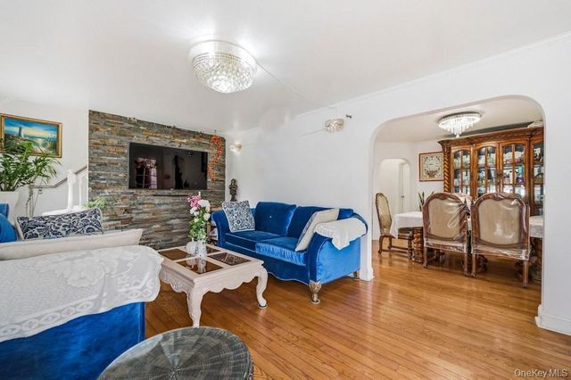 57 Bradford Road, Valley Stream, NY 11580