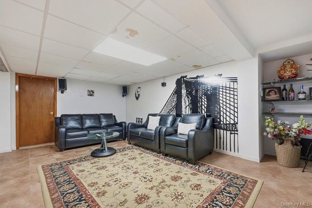 57 Bradford Road, Valley Stream, NY 11580