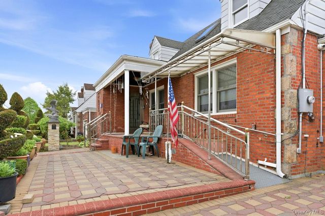 57 Bradford Road, Valley Stream, NY 11580