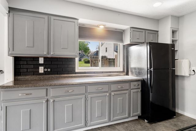 3007 Kentucky Avenue, Fort Wayne, IN 46805