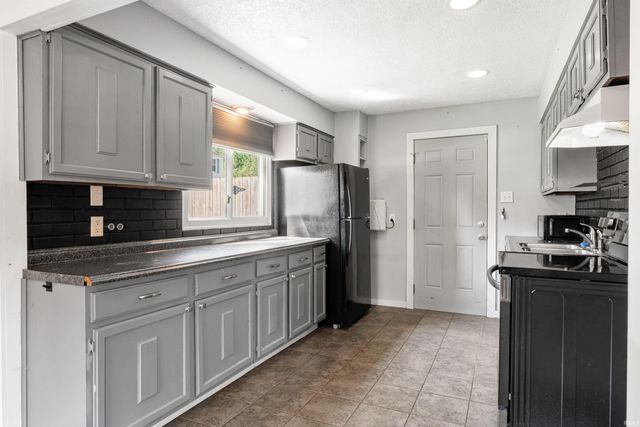 3007 Kentucky Avenue, Fort Wayne, IN 46805