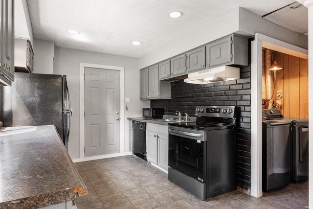 3007 Kentucky Avenue, Fort Wayne, IN 46805