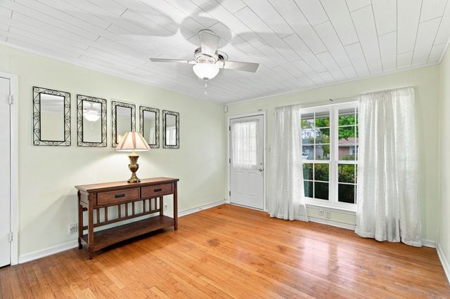 300 Parkwood Place, Lewisville, TX 75067