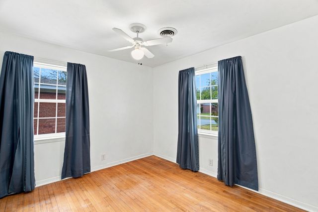 300 Parkwood Place, Lewisville, TX 75067