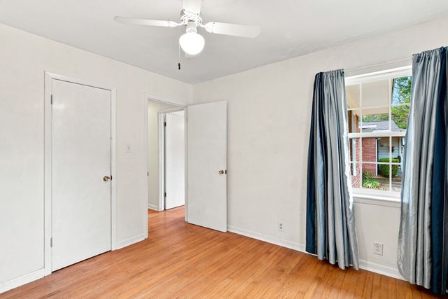 300 Parkwood Place, Lewisville, TX 75067