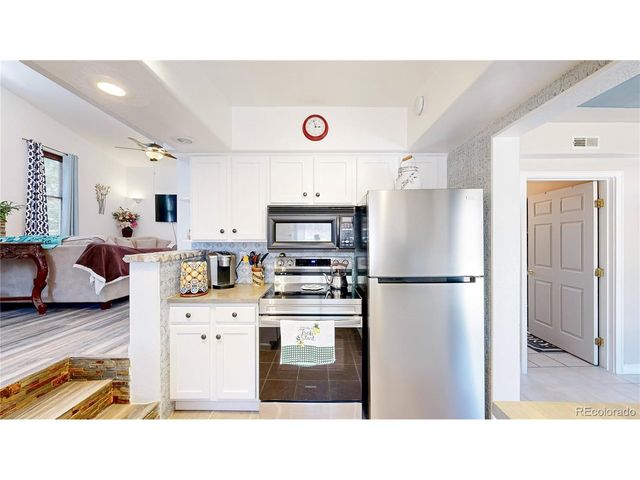 693 S 5th Ave, Brighton, CO 80601