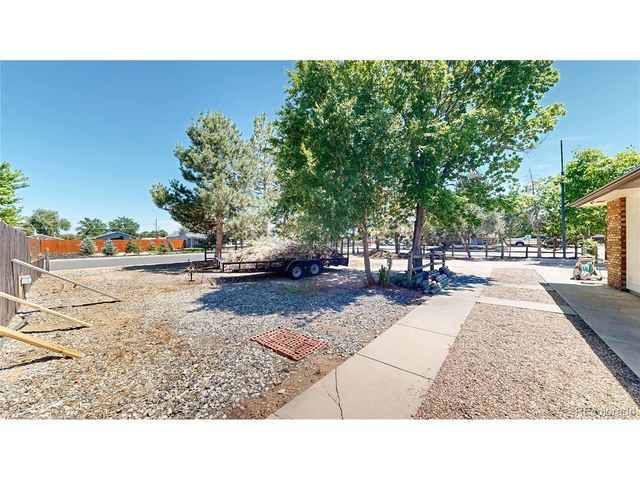 693 S 5th Ave, Brighton, CO 80601