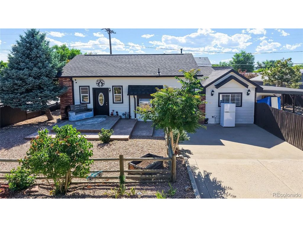 693 S 5th Ave, Brighton, CO 80601
