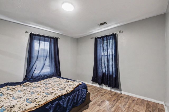 1050 S Crystal Avenue, Benton Charter Twp, MI 49022