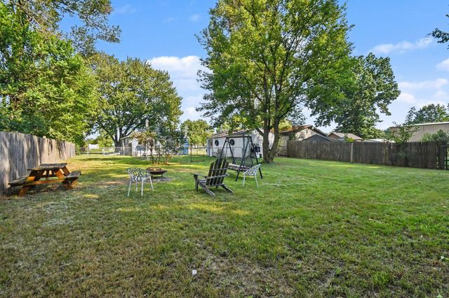 1050 S Crystal Avenue, Benton Charter Twp, MI 49022
