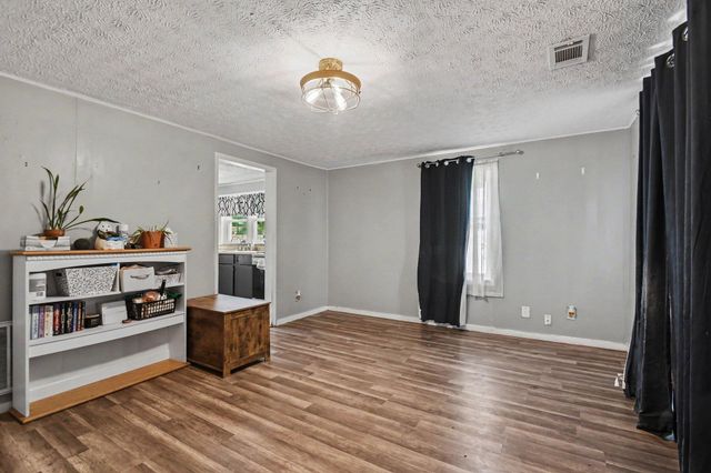 1050 S Crystal Avenue, Benton Charter Twp, MI 49022