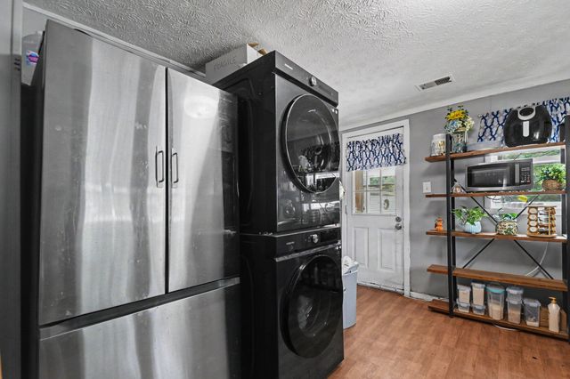 1050 S Crystal Avenue, Benton Charter Twp, MI 49022