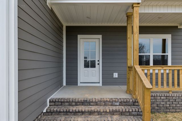 4083 Long Creek Rd, Lafayette, TN 37083