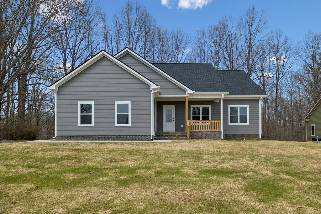 4083 Long Creek Rd, Lafayette, TN 37083