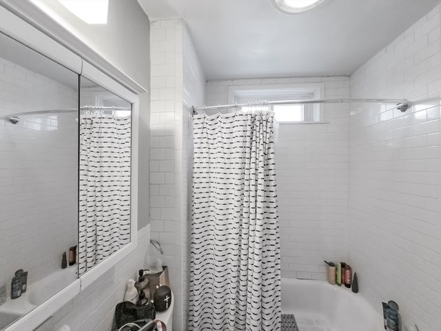 593 Centre Street 3, Boston, MA 02130