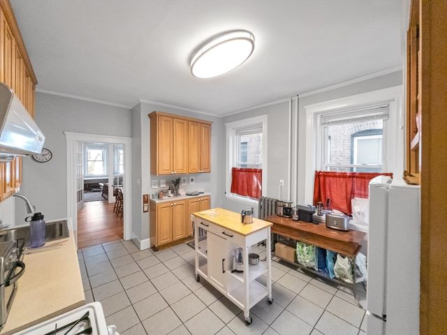 593 Centre Street 3, Boston, MA 02130