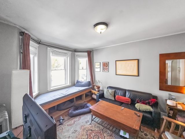 593 Centre Street 3, Boston, MA 02130