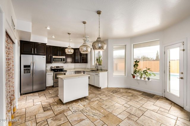 4331 E REDWOOD Lane, Phoenix, AZ 85048