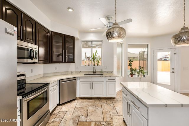 4331 E REDWOOD Lane, Phoenix, AZ 85048