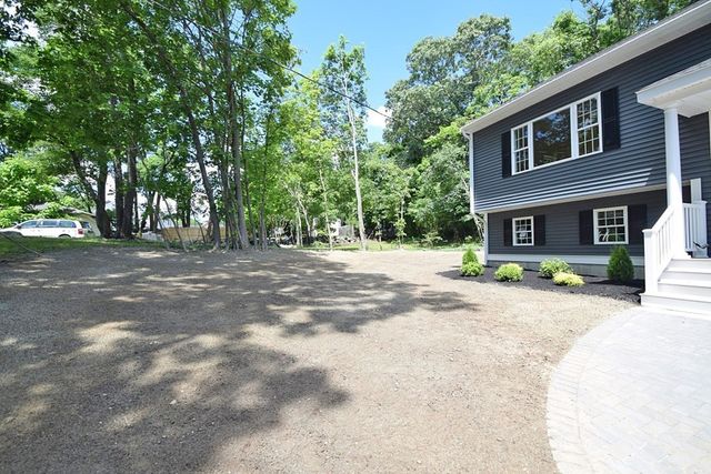 2 Clarendon Circle Lot 7, Holbrook, MA 02343