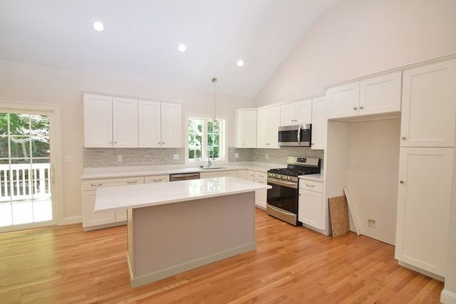 2 Clarendon Circle Lot 7, Holbrook, MA 02343