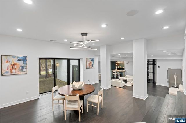 84 Shrewsbury Drive, Livingston, NJ 07039