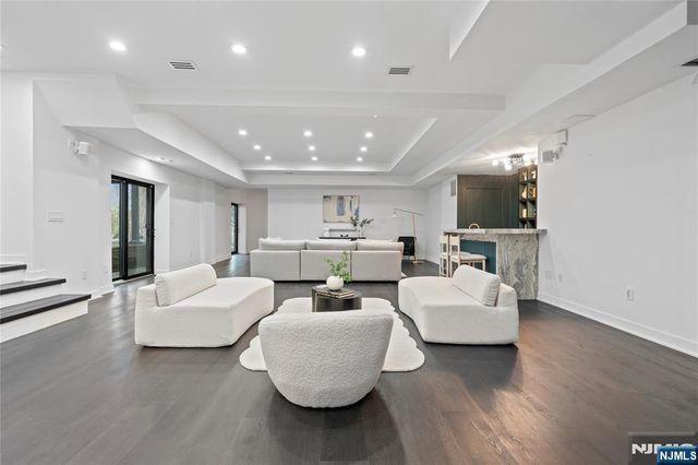 84 Shrewsbury Drive, Livingston, NJ 07039